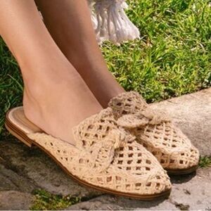 MIA Layce Raffia Mules NWOT Natural Woven Bow Detail Square Toe 8